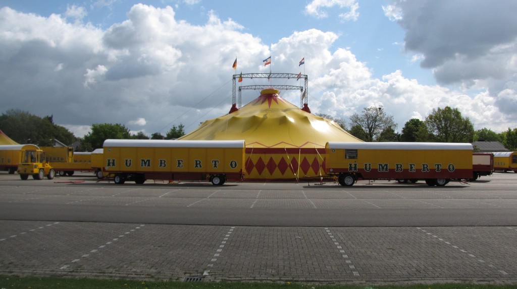 circus-1373134_1920